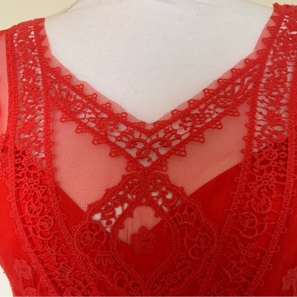 NWOT FREE PEOPLE DRESS WITH SHEER PANEL IN BACK SIZE 2 - Picture 10 of 17